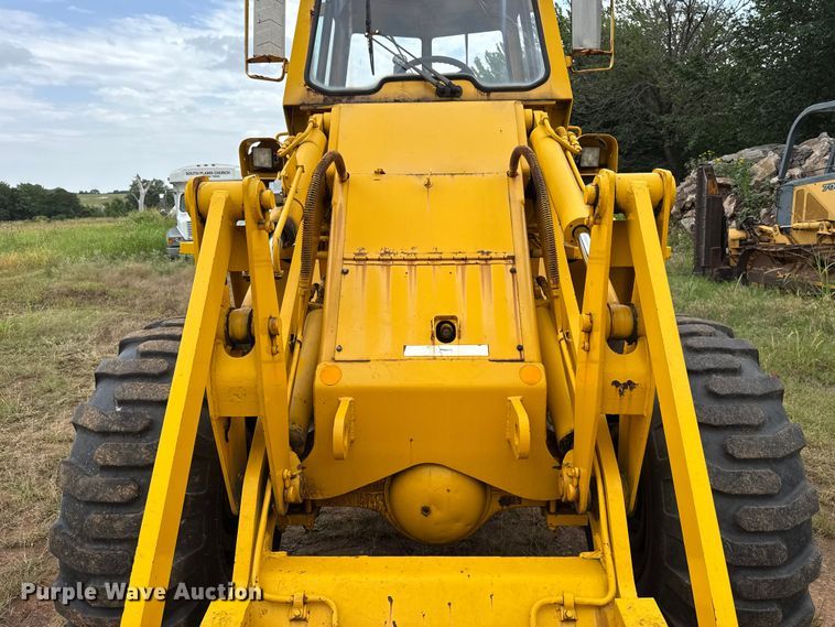 image for item ET6397 1983 Case W18B wheel loader