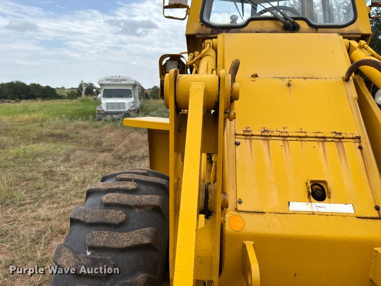 image for item ET6397 1983 Case W18B wheel loader