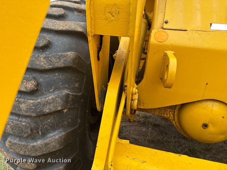 image for item ET6397 1983 Case W18B wheel loader