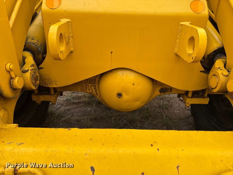 image for item ET6397 1983 Case W18B wheel loader