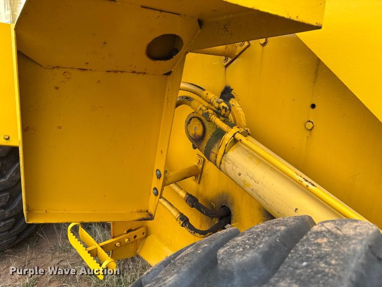 image for item ET6397 1983 Case W18B wheel loader