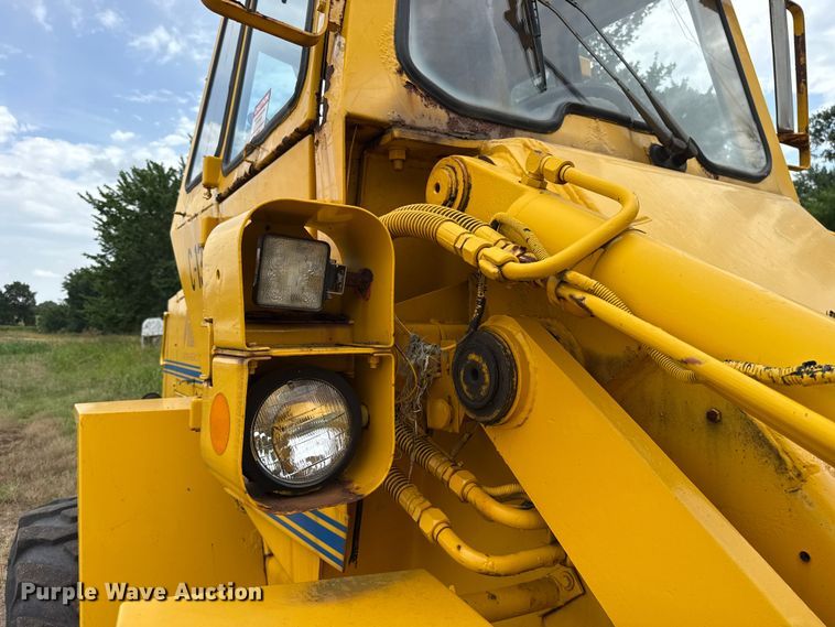 image for item ET6397 1983 Case W18B wheel loader