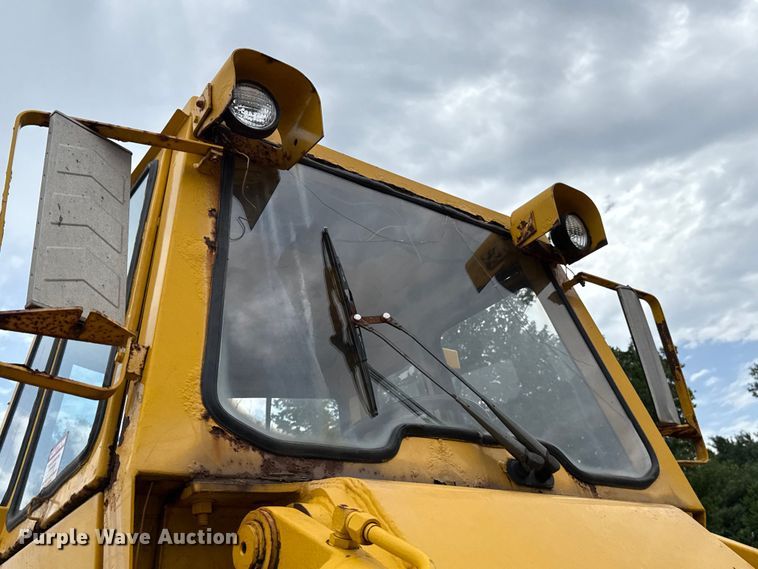 image for item ET6397 1983 Case W18B wheel loader