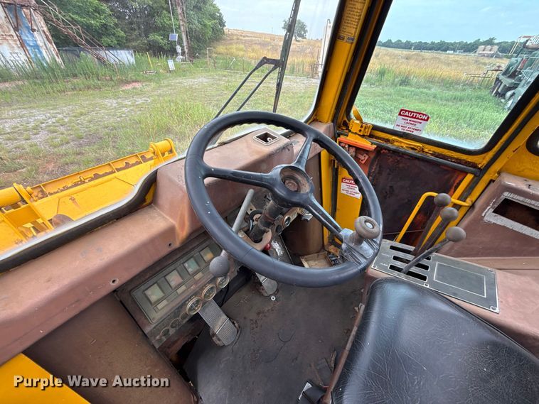 image for item ET6397 1983 Case W18B wheel loader
