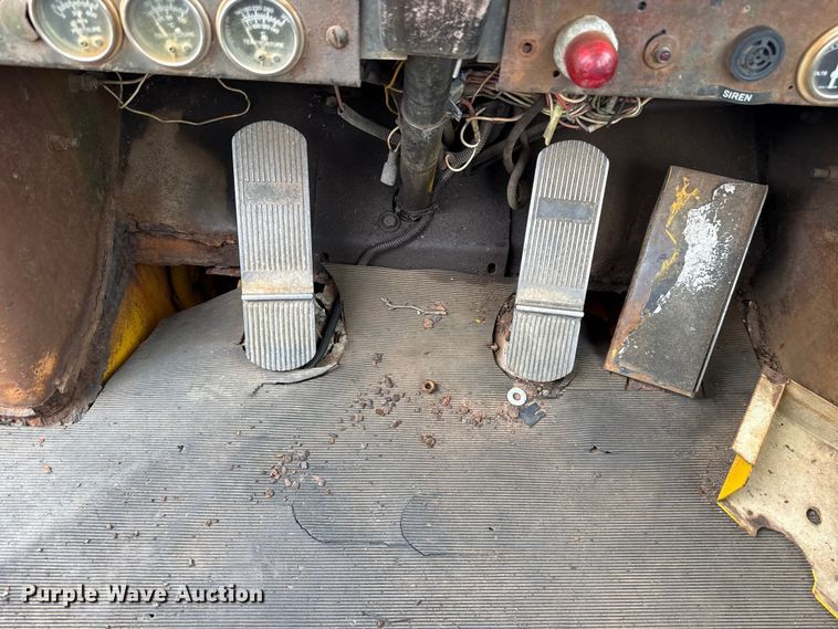 image for item ET6397 1983 Case W18B wheel loader