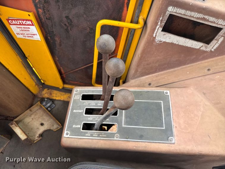 image for item ET6397 1983 Case W18B wheel loader