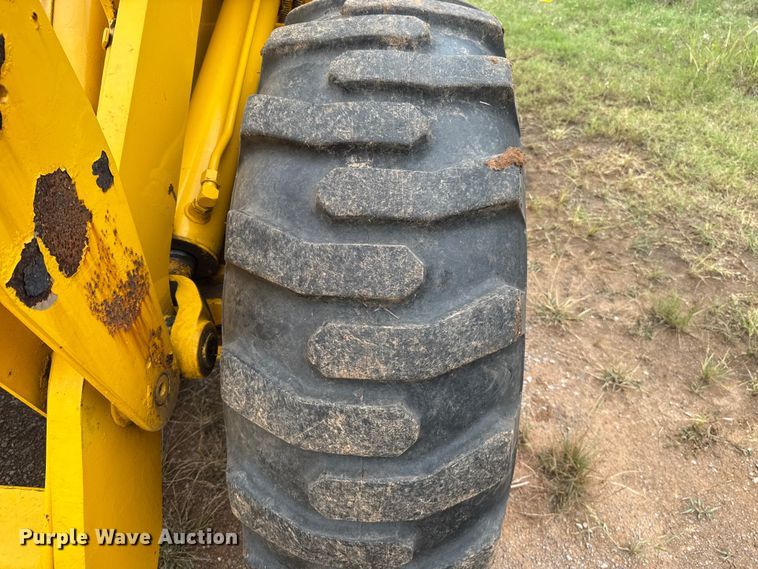 image for item ET6397 1983 Case W18B wheel loader