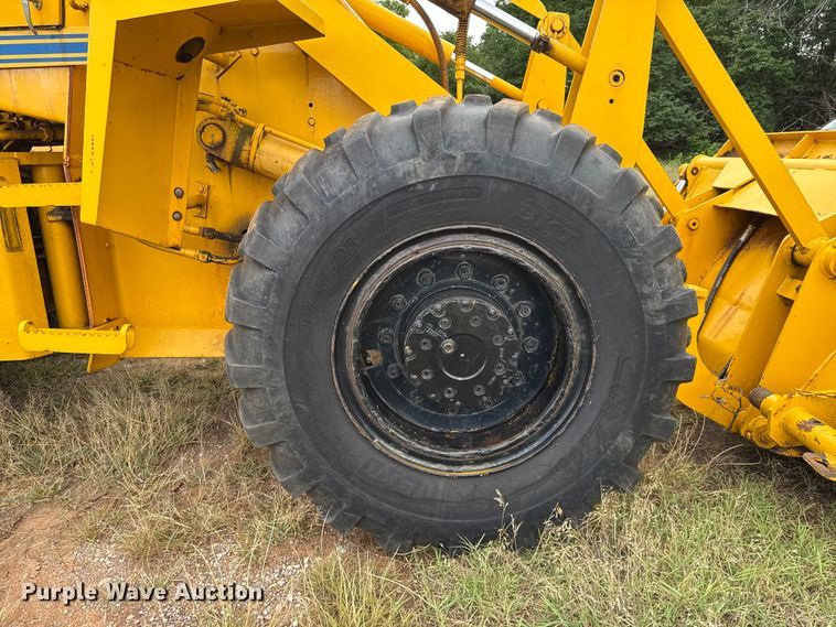 image for item ET6397 1983 Case W18B wheel loader
