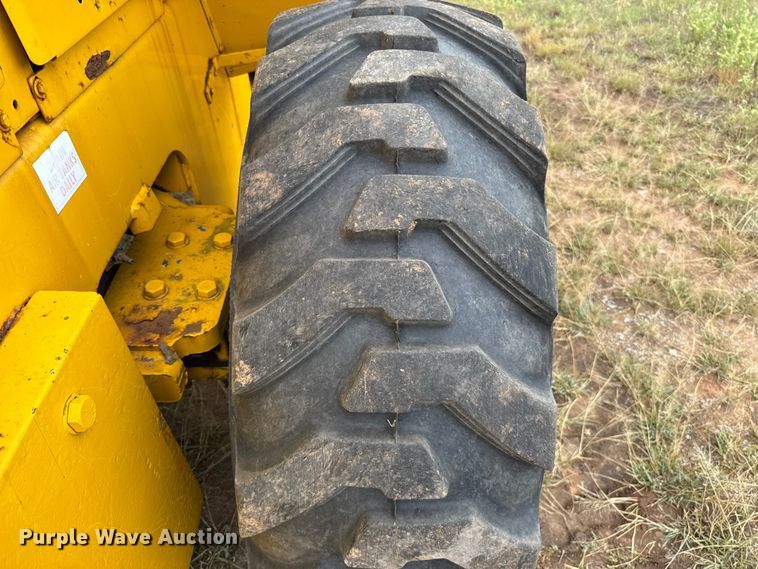 image for item ET6397 1983 Case W18B wheel loader