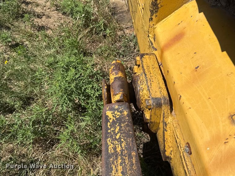 image for item ET6404 Caterpillar D6D dozer