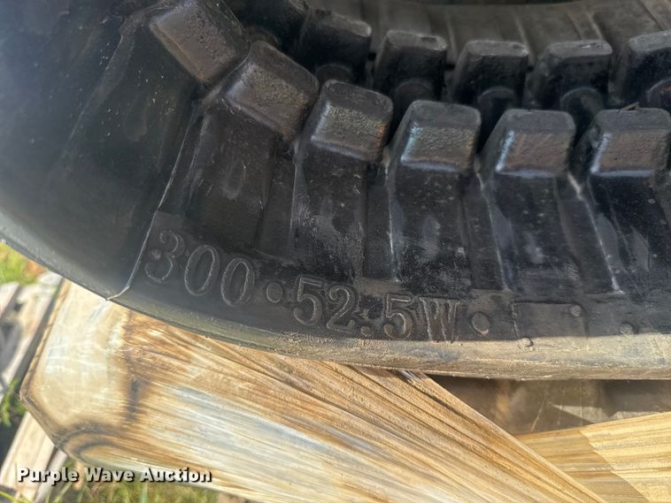 image for item ET6433 ITR mini excavator tracks