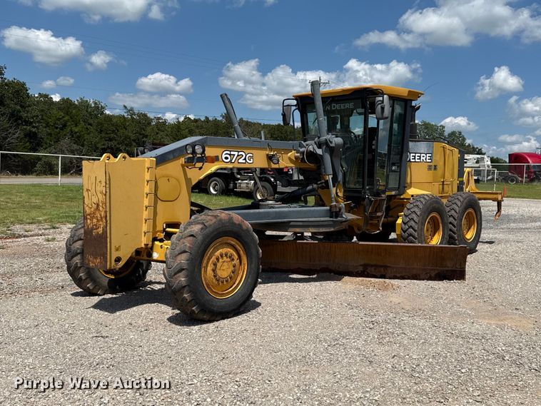 image for item ET6447 2010 John Deere 672G motor grader