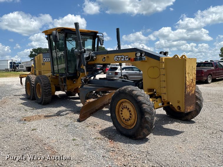 image for item ET6447 2010 John Deere 672G motor grader