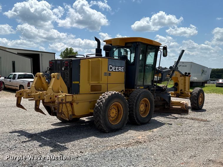 image for item ET6447 2010 John Deere 672G motor grader