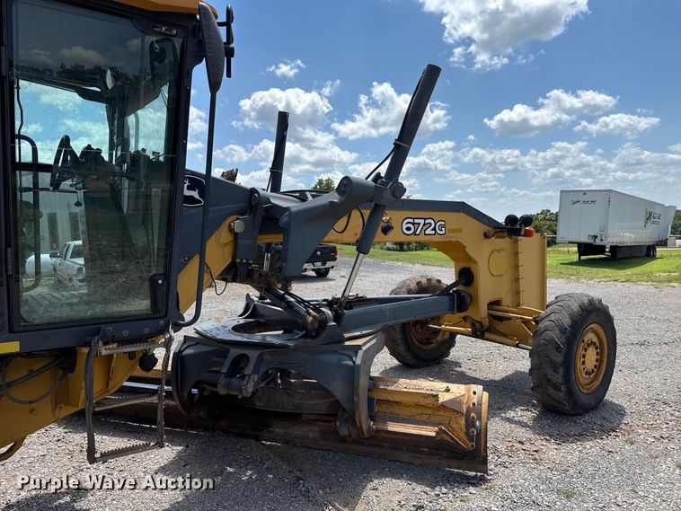 image for item ET6447 2010 John Deere 672G motor grader