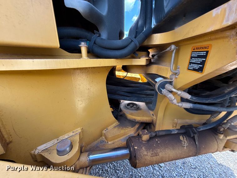 image for item ET6447 2010 John Deere 672G motor grader