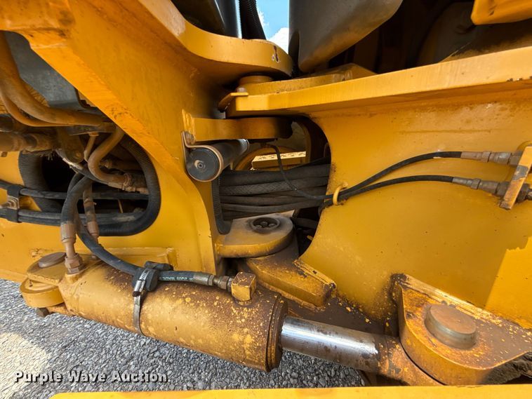 image for item ET6447 2010 John Deere 672G motor grader