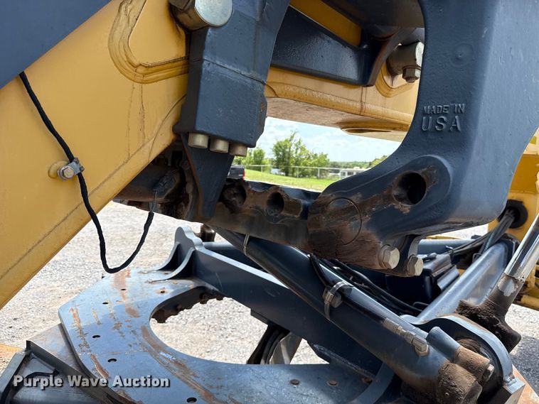 image for item ET6447 2010 John Deere 672G motor grader