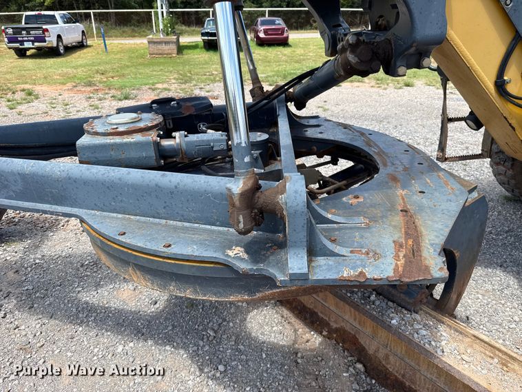 image for item ET6447 2010 John Deere 672G motor grader