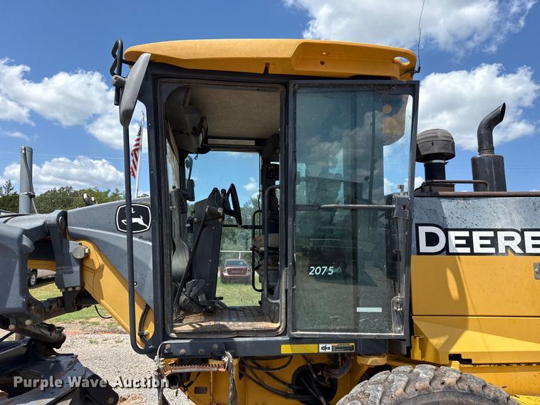 image for item ET6447 2010 John Deere 672G motor grader