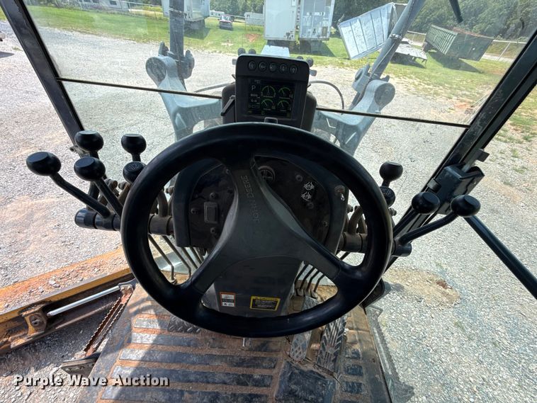 image for item ET6447 2010 John Deere 672G motor grader