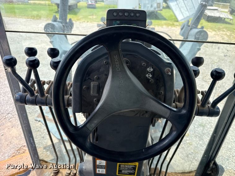 image for item ET6447 2010 John Deere 672G motor grader