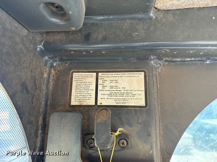 image for item ET6447 2010 John Deere 672G motor grader