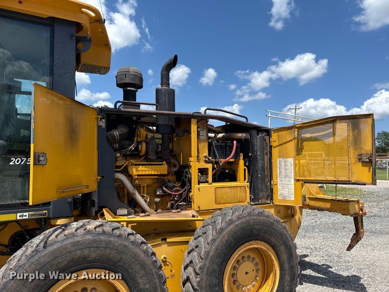 image for item ET6447 2010 John Deere 672G motor grader