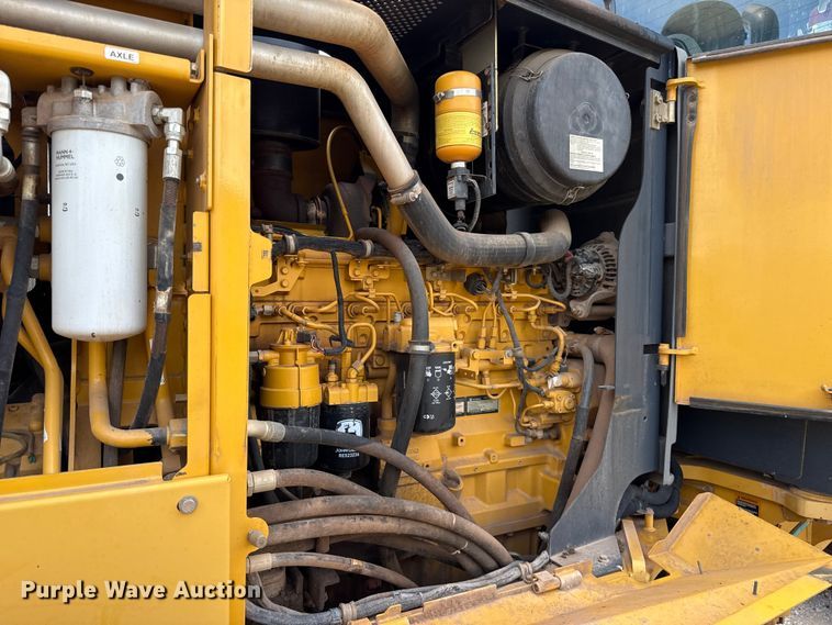 image for item ET6447 2010 John Deere 672G motor grader