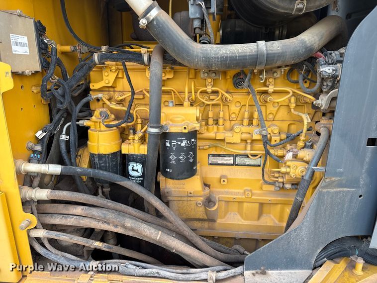 image for item ET6447 2010 John Deere 672G motor grader