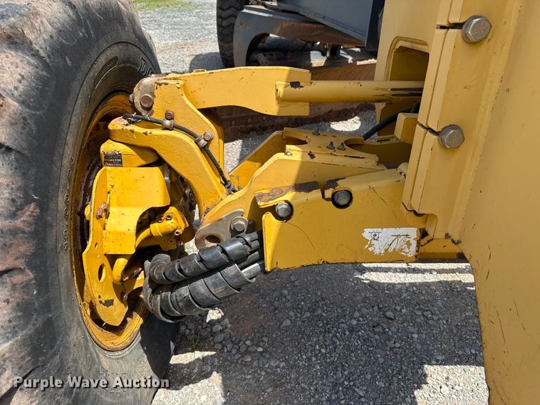 image for item ET6447 2010 John Deere 672G motor grader