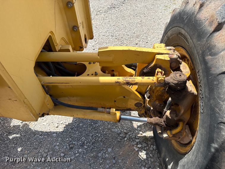 image for item ET6447 2010 John Deere 672G motor grader
