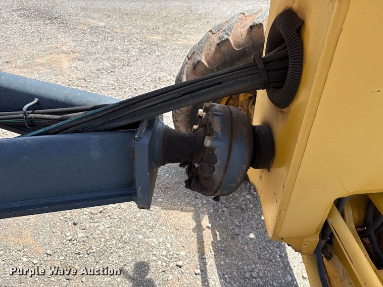 image for item ET6447 2010 John Deere 672G motor grader