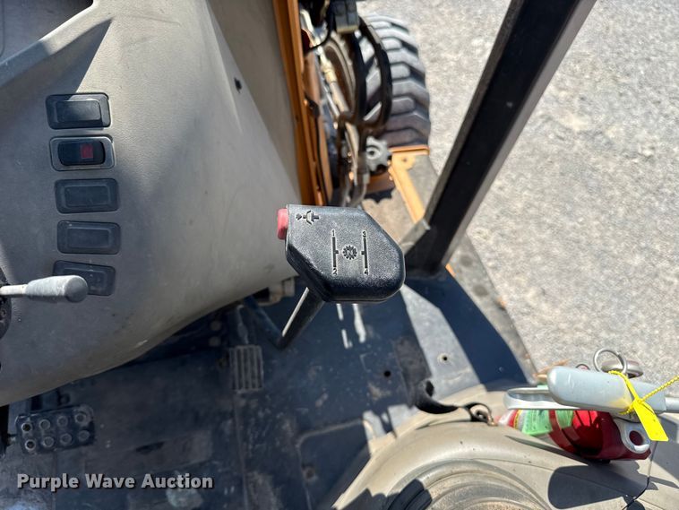 image for item ET6448 2013 Case 580N backhoe
