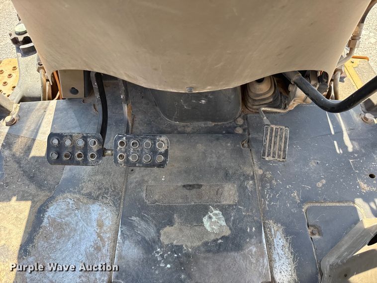 image for item ET6448 2013 Case 580N backhoe