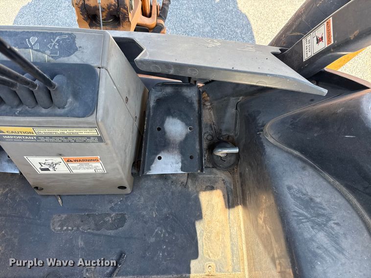 image for item ET6448 2013 Case 580N backhoe
