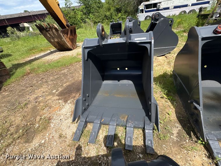 image for item EU0670 Smartcharm SCGB200-CAT320D-42GP excavator bucket