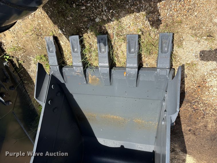 image for item EU0670 Smartcharm SCGB200-CAT320D-42GP excavator bucket