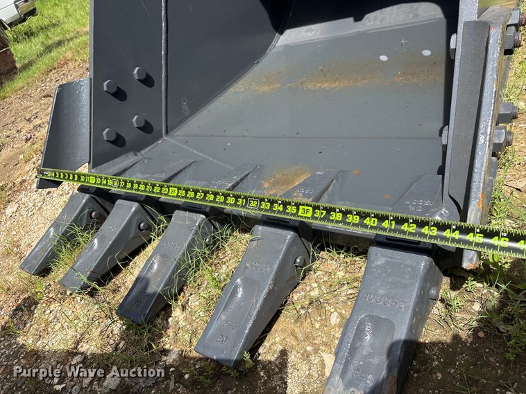 image for item EU0670 Smartcharm SCGB200-CAT320D-42GP excavator bucket
