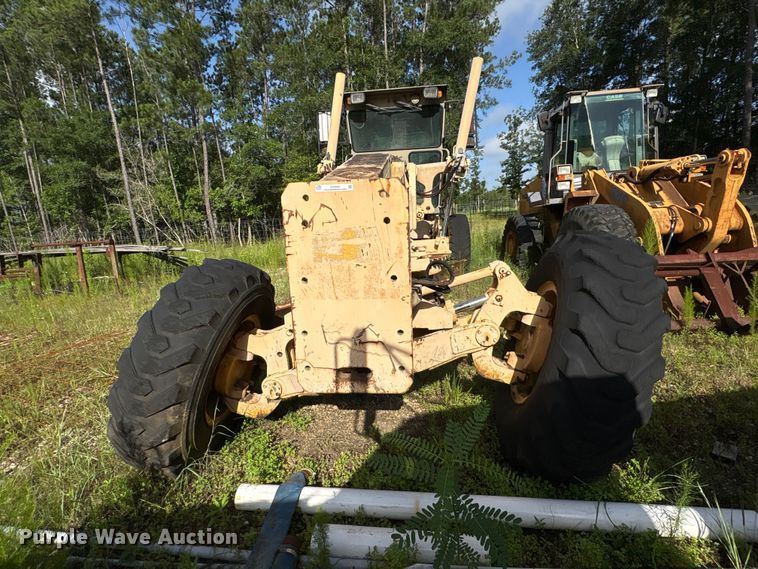image for item EU0682 1999 Champion 720A motor grader
