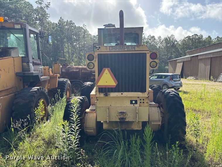 image for item EU0682 1999 Champion 720A motor grader