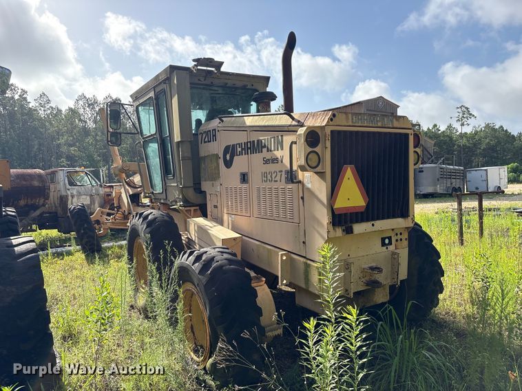 image for item EU0682 1999 Champion 720A motor grader