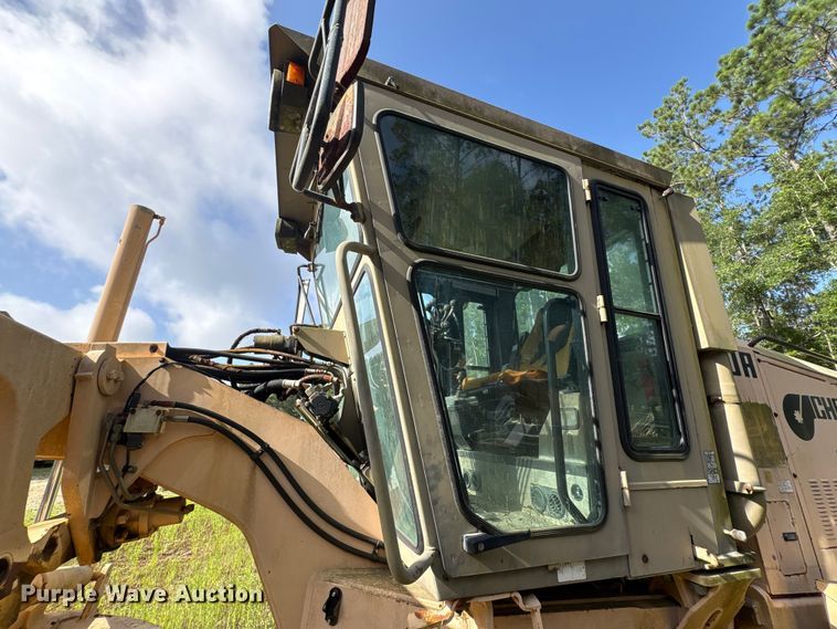 image for item EU0682 1999 Champion 720A motor grader