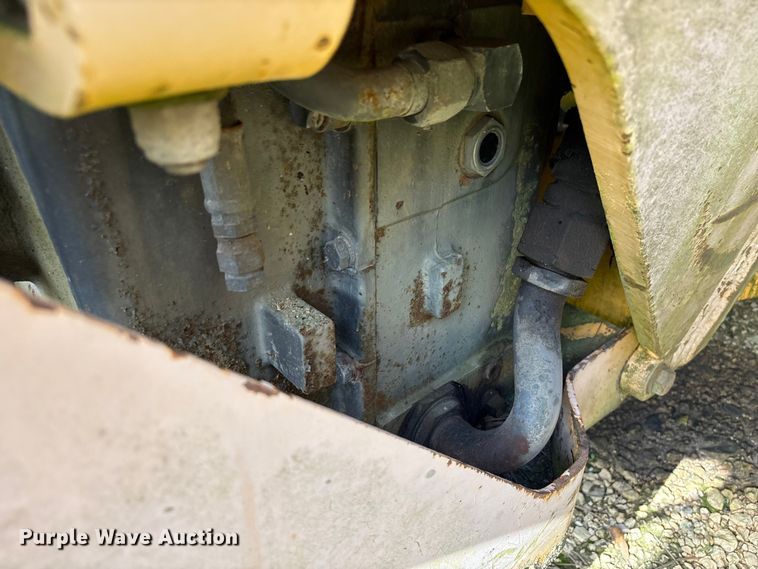 image for item EU0682 1999 Champion 720A motor grader