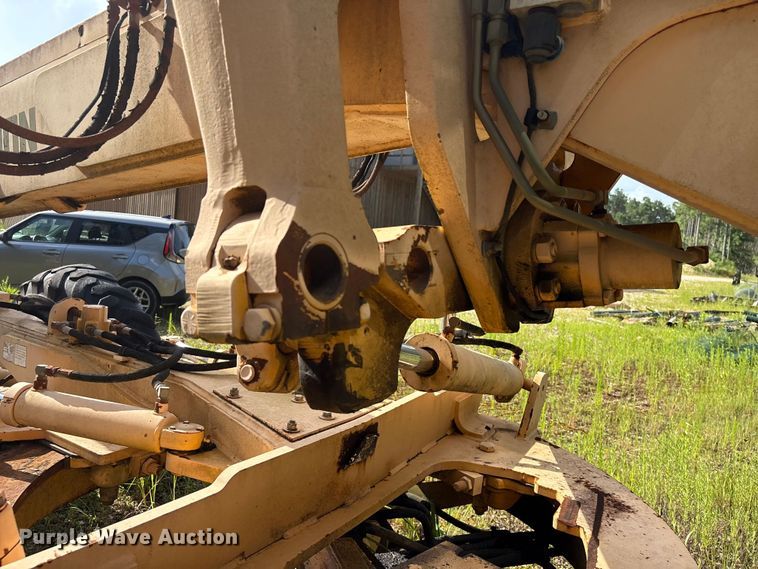 image for item EU0682 1999 Champion 720A motor grader