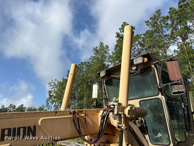 image for item EU0682 1999 Champion 720A motor grader