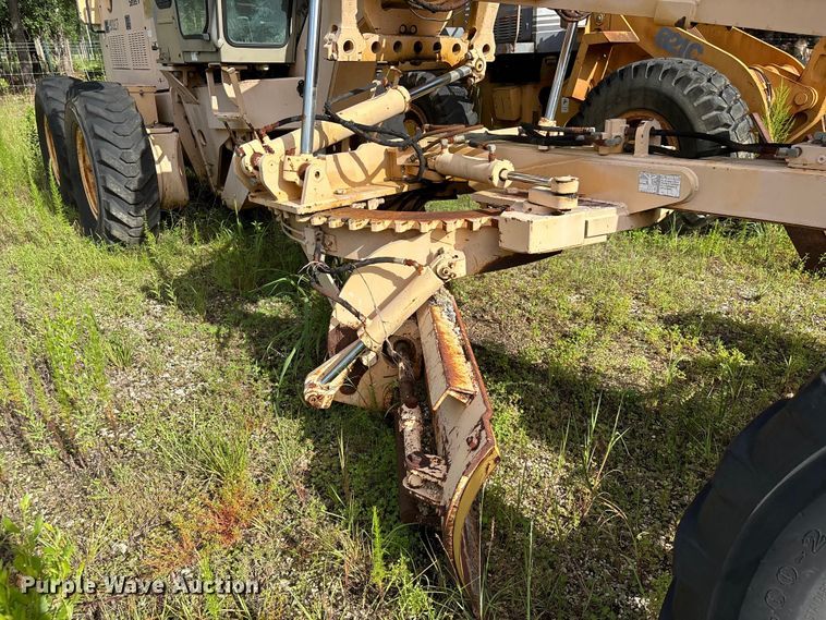 image for item EU0682 1999 Champion 720A motor grader