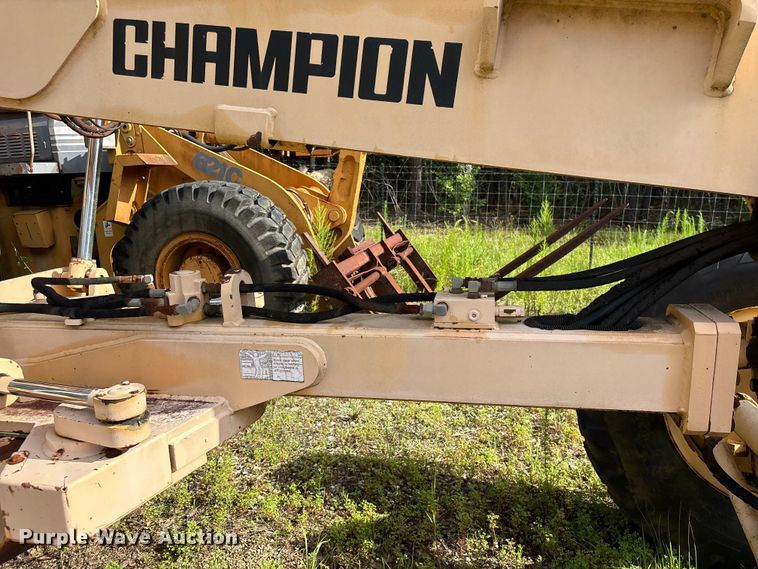 image for item EU0682 1999 Champion 720A motor grader
