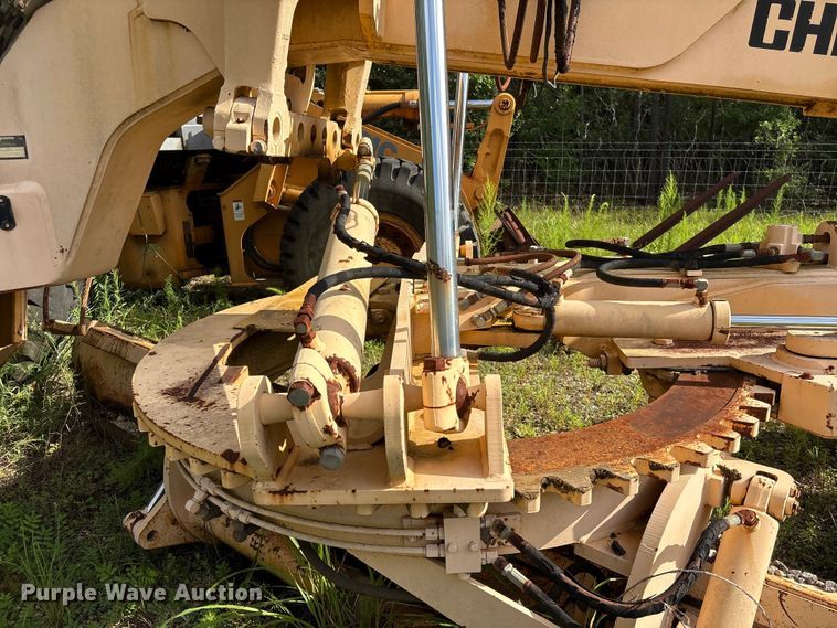 image for item EU0682 1999 Champion 720A motor grader