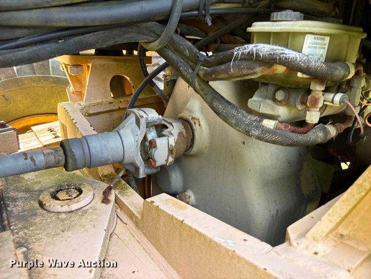 image for item EU0682 1999 Champion 720A motor grader
